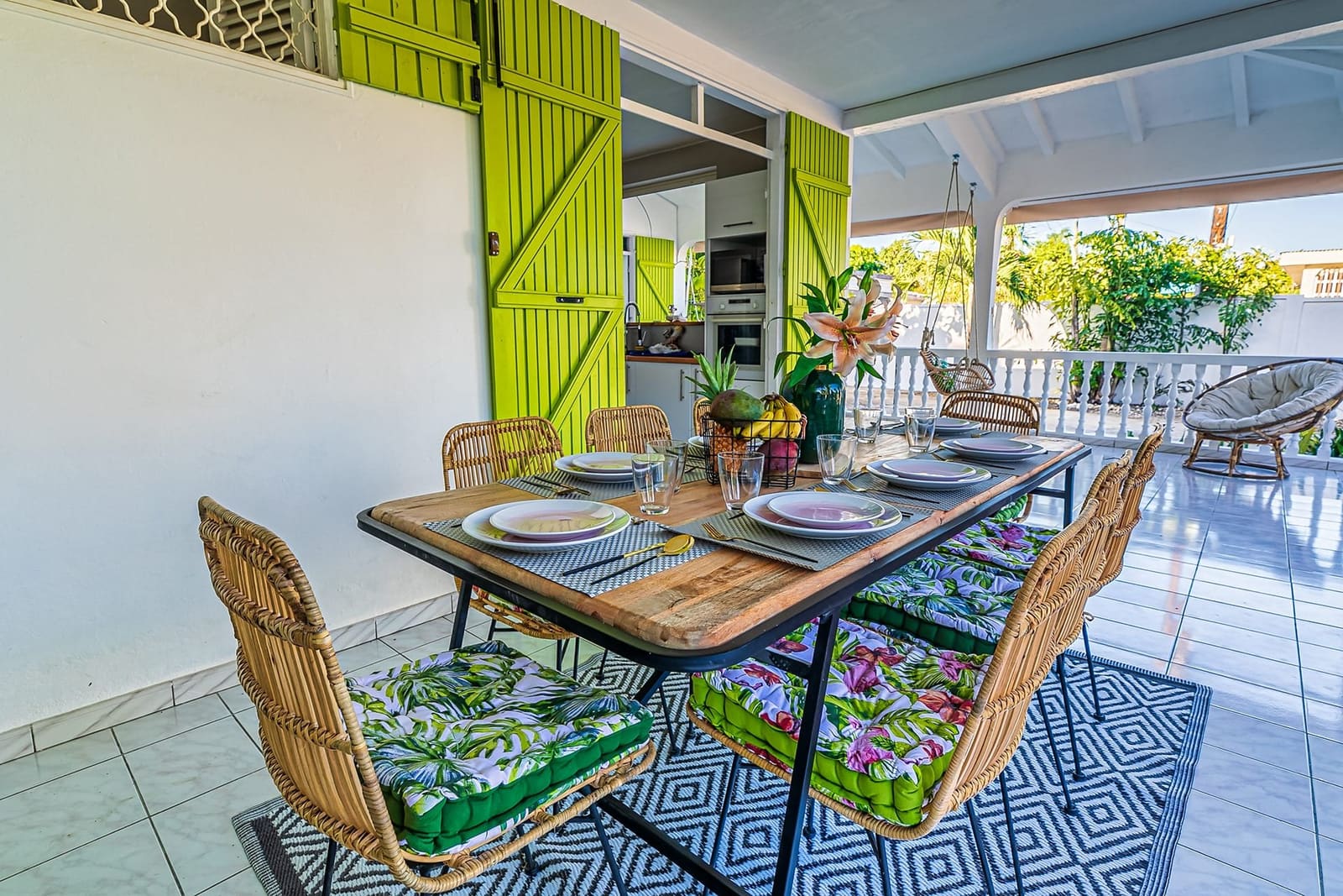 Photographe immobilier et drone Guadeloupe — villa et vue aérienne